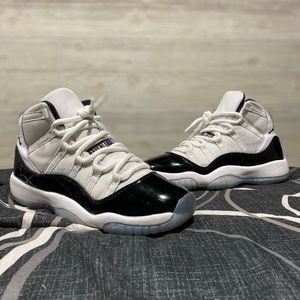 Air Jordan 11 concords size 6.5 GS